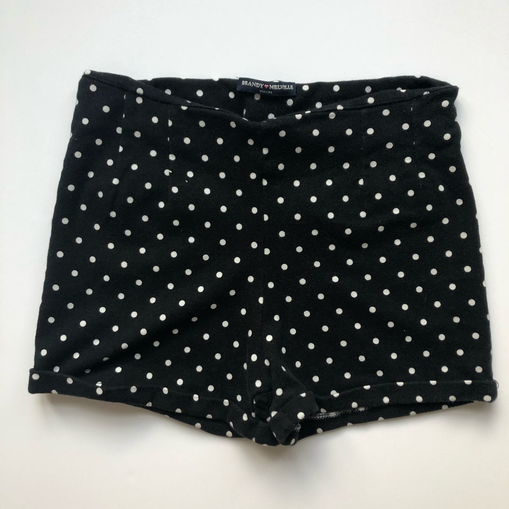 BRANDY MELVILLE pokadot shorts🖤